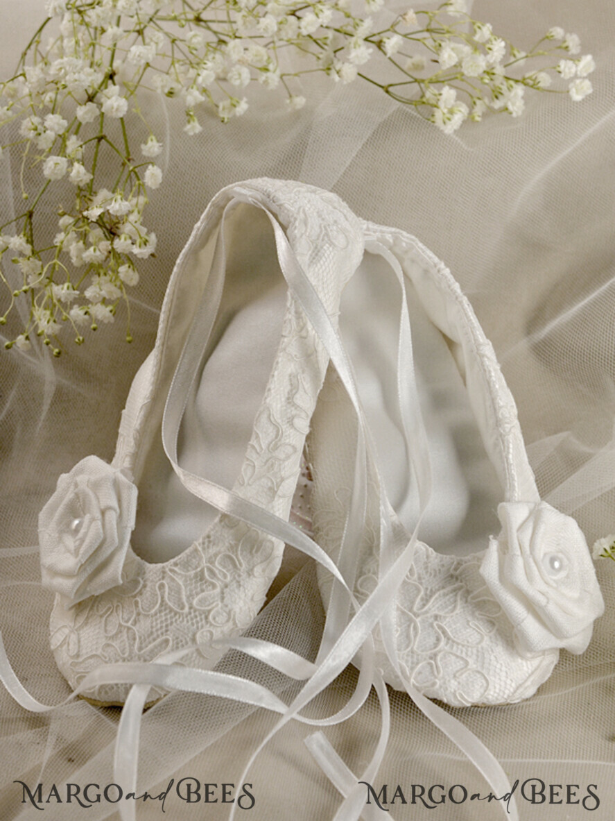 BASKET, PILLOWS & SHOES Satin Flower Girl Shoes pillow