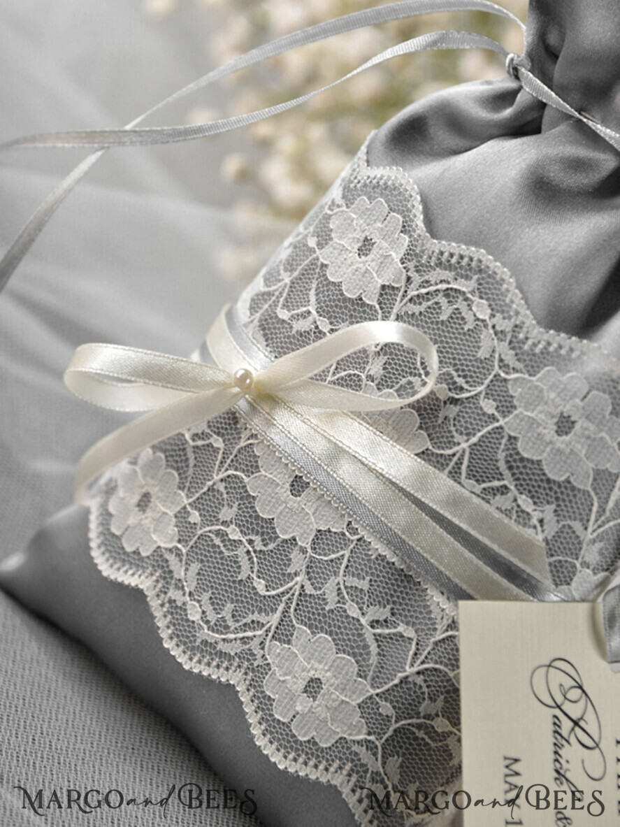 HOCHZEITSGESCHENKE Geschenktüten aus Satin und Spitze Hochzeitsgeschenke, Spitzen-Satin-Tasche