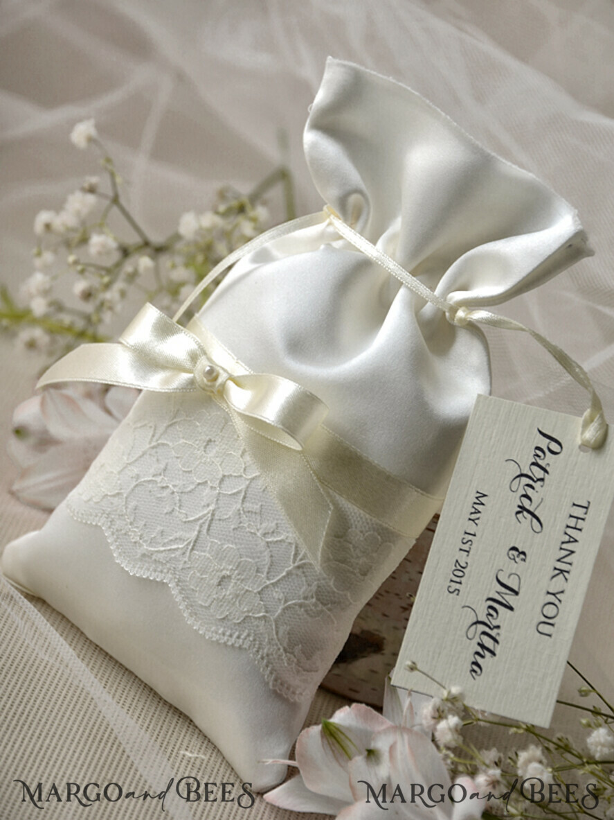 cute wedding favor cards, Lace Satin Bag