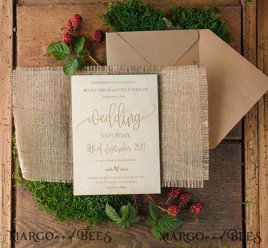 HOCHZEITS EINLADUNGEN Wald / Berge / Waldlandschaft Thema Einzigartige Hochzeitskarten, rustikale Holzbriefpapier