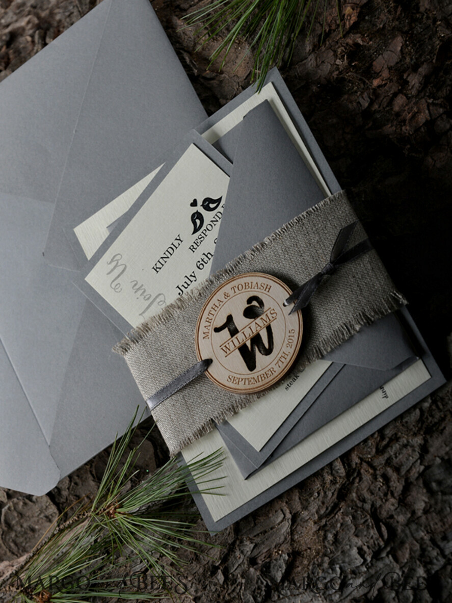 HOCHZEITS EINLADUNGEN Wald / Berge / Waldlandschaft Thema Einzigartige Hochzeitseinladungen, Holz-Einladungen