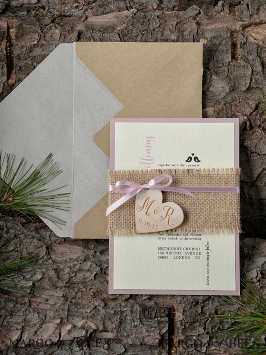 HOCHZEITS EINLADUNGEN Wald / Berge / Waldlandschaft Thema Personalisierte Hochzeitskarten, Holz-Einladungen