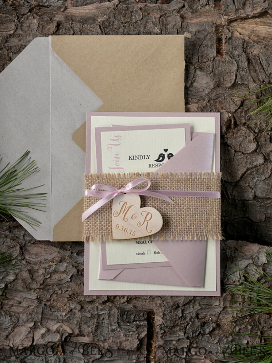 HOCHZEITS EINLADUNGEN Wald / Berge / Waldlandschaft Thema Personalisierte Hochzeitskarten, Holz-Einladungen