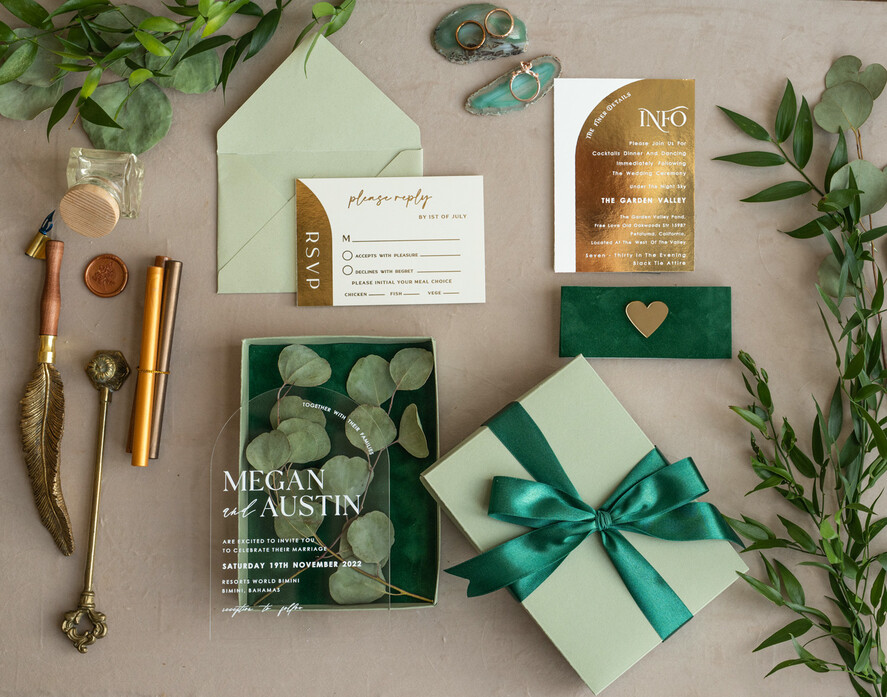 WEDDING INVITATIONS gold / rose gold / silver / glitter Arch Gold Acrylic wedding invitation suite, Velvet in Box Green Wedding Invites, Glamour Wedding Invitations, Greenery Wedding Set