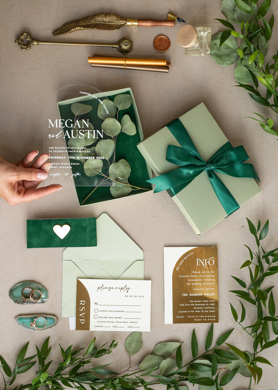 WEDDING INVITATIONS gold / rose gold / silver / glitter Arch Gold Acrylic wedding invitation suite, Velvet in Box Green Wedding Invites, Glamour Wedding Invitations, Greenery Wedding Set