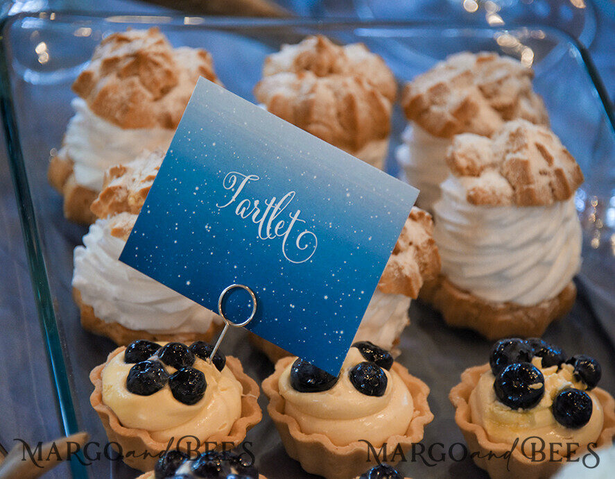 TISCHDEKORATIONSCHILDER Holz Eco Rustikale Tischnummern Elegante Galaxie Hochzeits-Desserttisch maßgeschneiderte Aquarell Tischdekoration, romantische Winter Tischkarten, Nachthimmel blaue Hochzeitskarten, Sterne Hochzeits Tischkarte, individuell