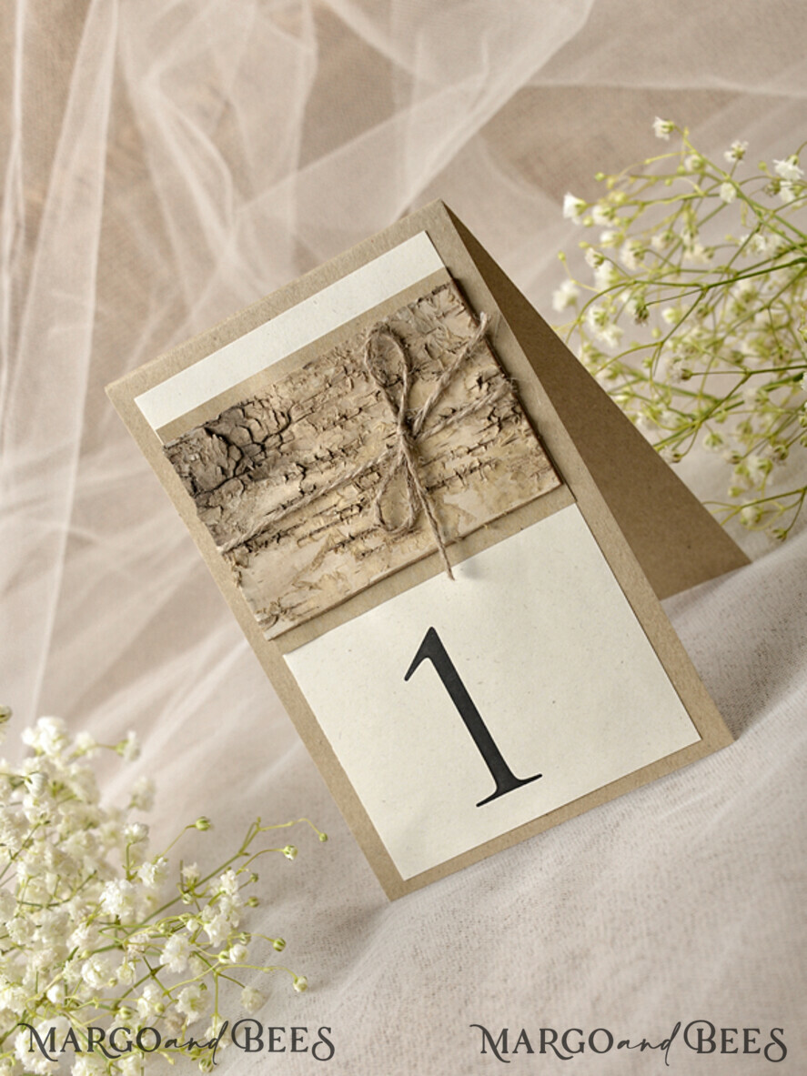 TISCHDEKORATIONSCHILDER Holz Eco Rustikale Tischnummern Rustikale Hochzeitstischnummern mit Jute-Schnur und Holzdekoration, Scheunenhochzeit Tischkarten, Holz Eco romantische personalisierte Karten, einfache ecru rustikale Karten