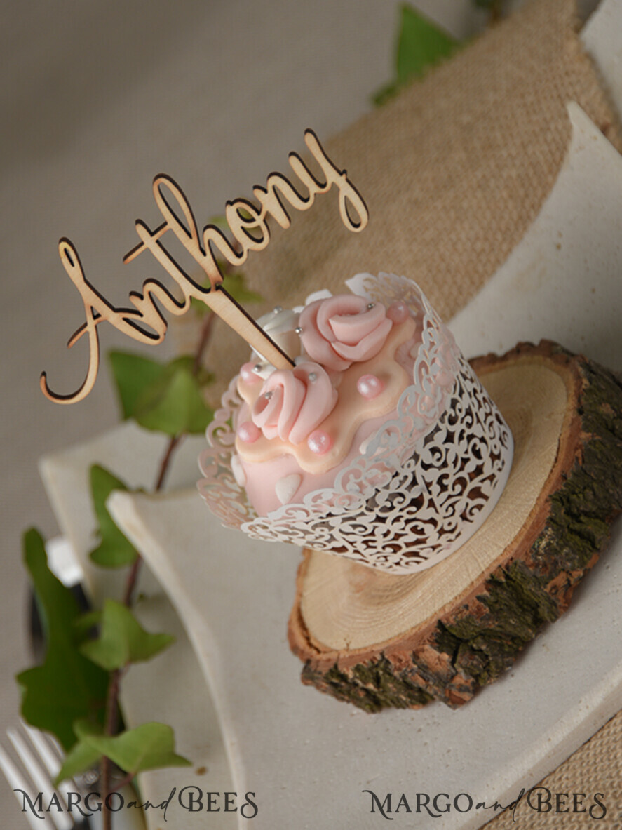 PLACE CARDS / TABLE CARDS Acrylic Gold Clear / Wood 3D Custom Wedding 3D Wood Place Cards with Stand, Rustic Name Wooden Escort Cards, Boho Laser Cut Name Cards, Guest Names Wedding Cards, Editable Text Wedding Card