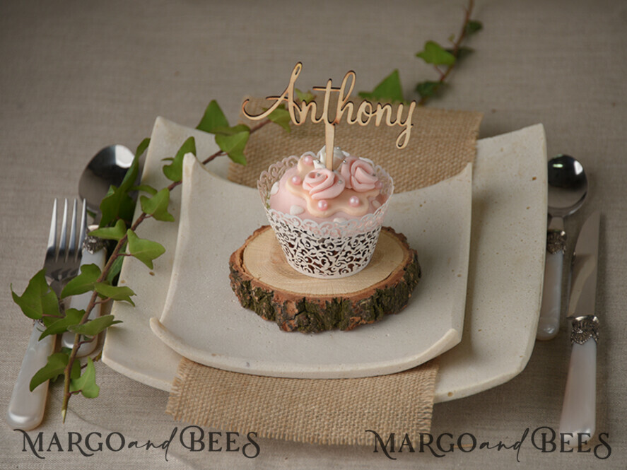 PLACE CARDS / TABLE CARDS Acrylic Gold Clear / Wood 3D Custom Wedding 3D Wood Place Cards with Stand, Rustic Name Wooden Escort Cards, Boho Laser Cut Name Cards, Guest Names Wedding Cards, Editable Text Wedding Card