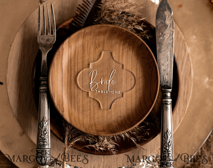 PLACE CARDS / TABLE CARDS Acrylic Gold Clear / Wood 3D Modern Acrylic Place Cards, Wedding Place Cards, Geometric Clear Acryl Name Cards, Premium Luxury Seating Cards, White Wording Transparent Custom Escort Cards