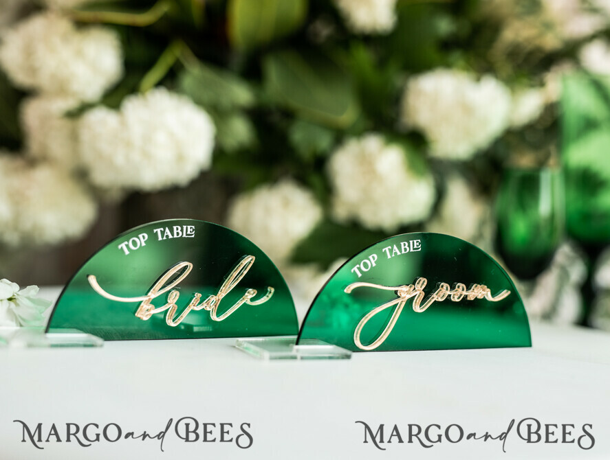 PLACE CARDS / TABLE CARDS Acrylic Gold Clear / Wood 3D Modern Arch Green Acrylic Place Card with Stand, Premium Wedding Seat Cards, Green Acrylic Name Card, Luxury Seating Card, Gold 3D Guest Names, Editable Text