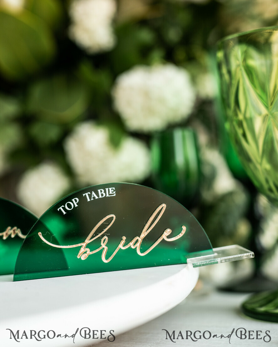 PLACE CARDS / TABLE CARDS Acrylic Gold Clear / Wood 3D Modern Arch Green Acrylic Place Card with Stand, Premium Wedding Seat Cards, Green Acrylic Name Card, Luxury Seating Card, Gold 3D Guest Names, Editable Text