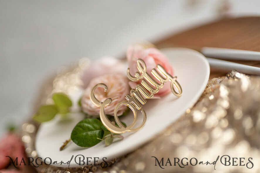 PLACE CARDS / TABLE CARDS Acrylic Gold Clear / Wood 3D Custom Elegant Gold Acrylic Place Card, Engraved Name Premium Luxury Seating Card, 3D Gold Acrylic Wedding Escort Cards, Luxury Gold Acryl Wedding Place Cards