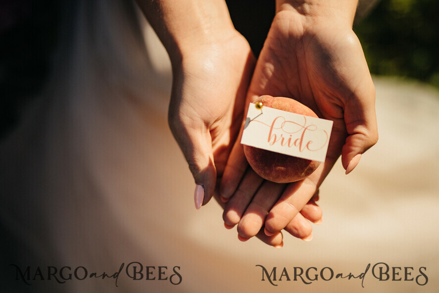 PLACE CARDS / TABLE CARDS Luxury Premium Glitter/ Gold/ Silver/ Rose Gold Minimalistic White Wedding Place Cards, White Wedding Escort Card with Peach Printout, Elegant place cards, Wedding Table Name cards, Romantic Wedding Cards