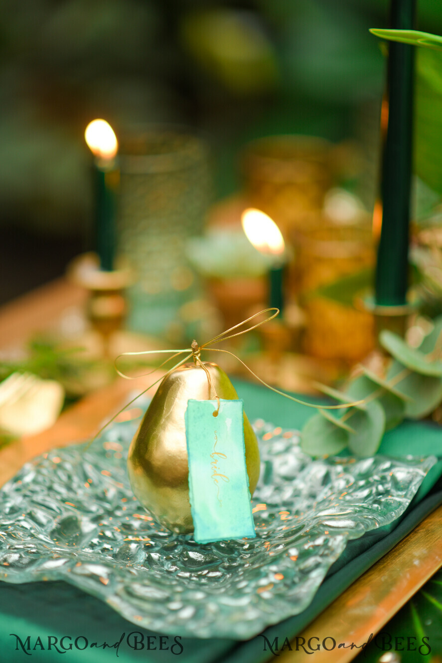 PLACE CARDS / TABLE CARDS Luxury Premium Glitter/ Gold/ Silver/ Rose Gold Minimalistic Green Wedding Place Cards, Romantic Simple Wedding Name Tags with Gold Twine, Unique Wedding Stationery