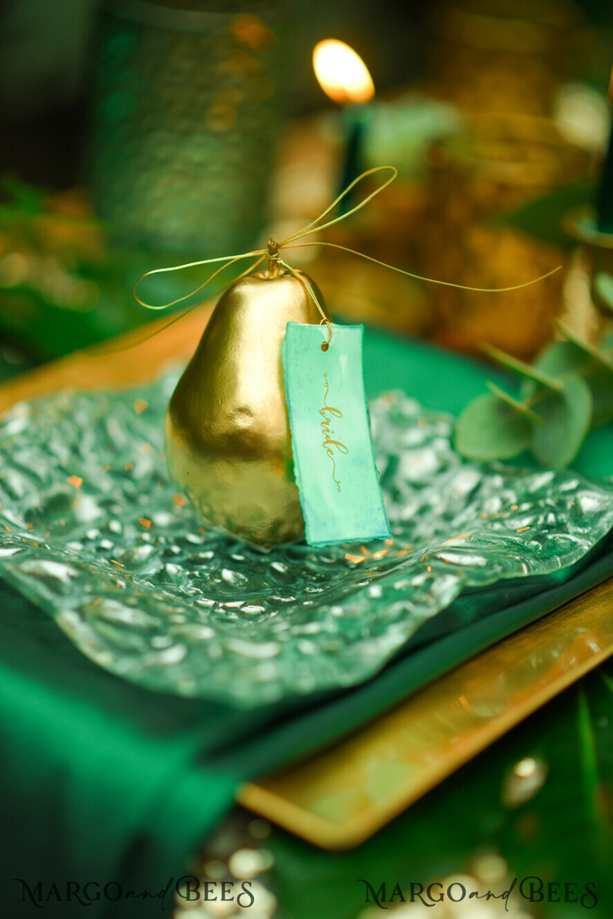PLACE CARDS / TABLE CARDS Luxury Premium Glitter/ Gold/ Silver/ Rose Gold Minimalistic Green Wedding Place Cards, Romantic Simple Wedding Name Tags with Gold Twine, Unique Wedding Stationery