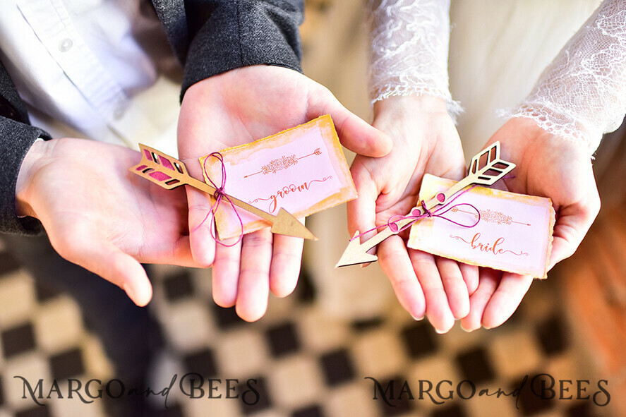 PLACE CARDS / TABLE CARDS Luxury Premium Glitter/ Gold/ Silver/ Rose Gold Luxury Boho Gold Deckle-Edge Wedding Place Cards, Elegant Wedding Place Card with Pink Twine and Wooden Arrow, Modern Wedding Stationery, Custom Escort Cards