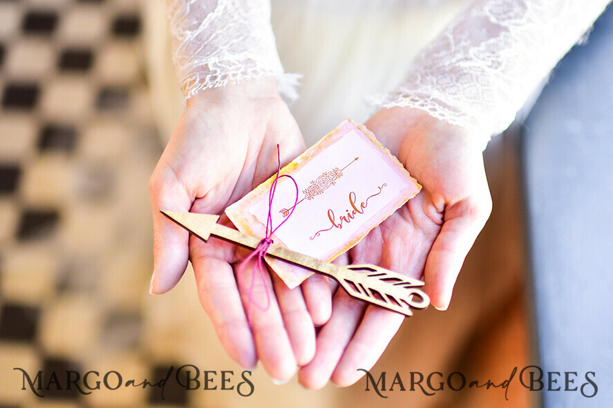 PLACE CARDS / TABLE CARDS Luxury Premium Glitter/ Gold/ Silver/ Rose Gold Luxury Boho Gold Deckle-Edge Wedding Place Cards, Elegant Wedding Place Card with Pink Twine and Wooden Arrow, Modern Wedding Stationery, Custom Escort Cards