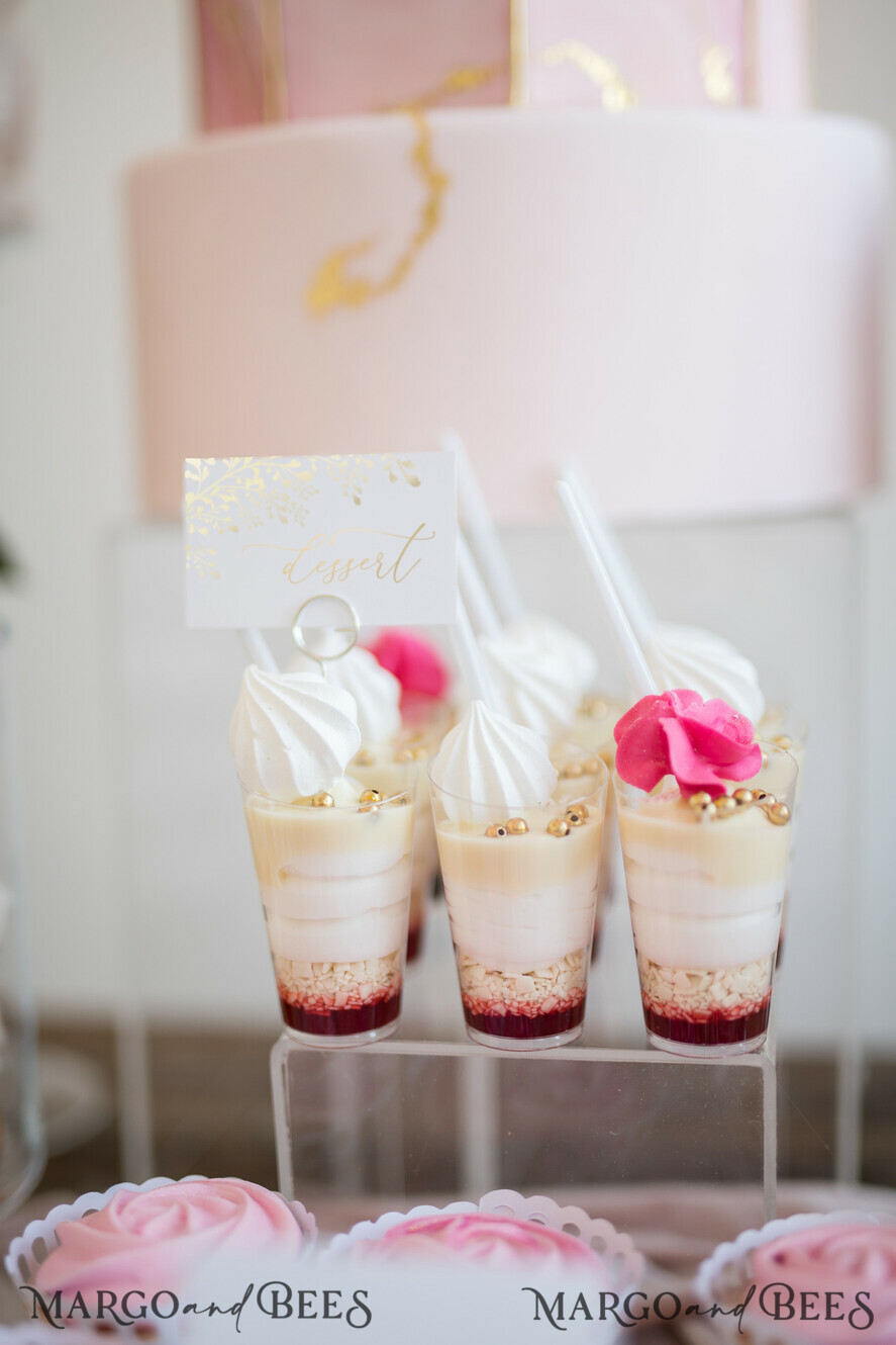PLACE CARDS / TABLE CARDS Luxury Premium Glitter/ Gold/ Silver/ Rose Gold Romantic White Wedding Place Cards, Gold Foil Printout, Wedding Name Tags, Luxury Wedding Stationery, Editable Text, Gold Wedding Name Cards, Escort Table Decor