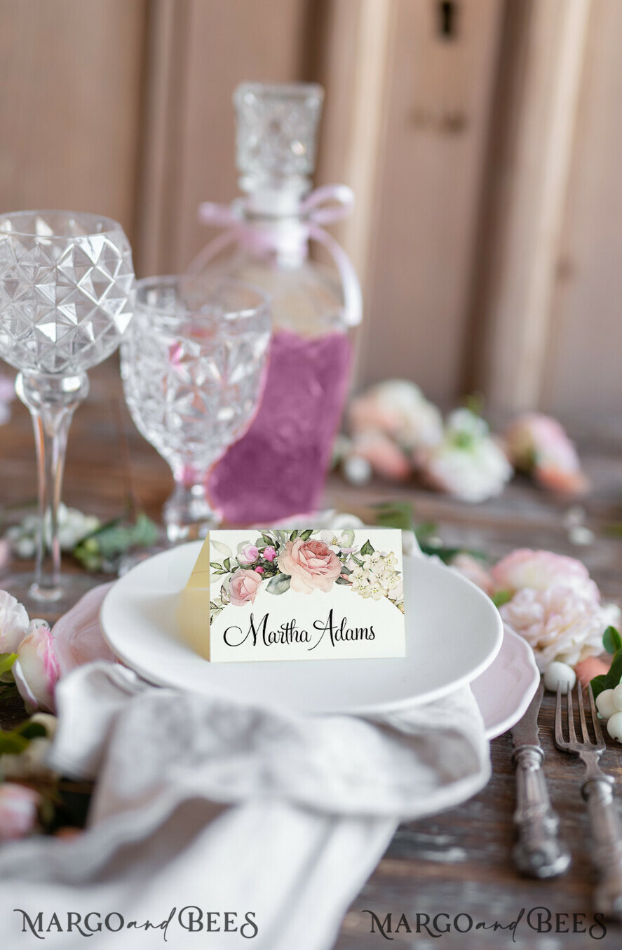 PLATZKARTEN / TISCHKARTEN
Romantisches Boho/ Botanisch/ Floral Weiße elegante Tischkarten, florale Namensschilder, romantische Hochzeits-Tischkarten, Namensschilder mit pinkem Blumenmuster, botanische Rosen Tischkarten.