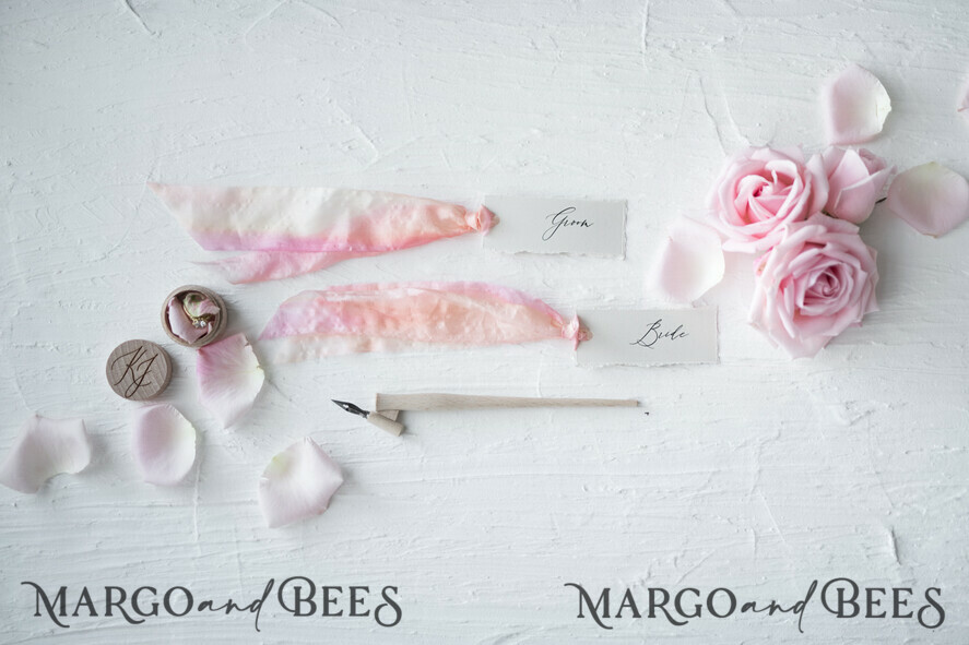 PLACE CARDS / TABLE CARDS Romantic Boho/ Botanical/ Floral White Deckle-Edge Wedding Place Cards with Dyed Silk Ribbon, Elegant Custom Wording Table Place Cards, Minimalistic Name Tags, Simple Modern Wedding Stationery
