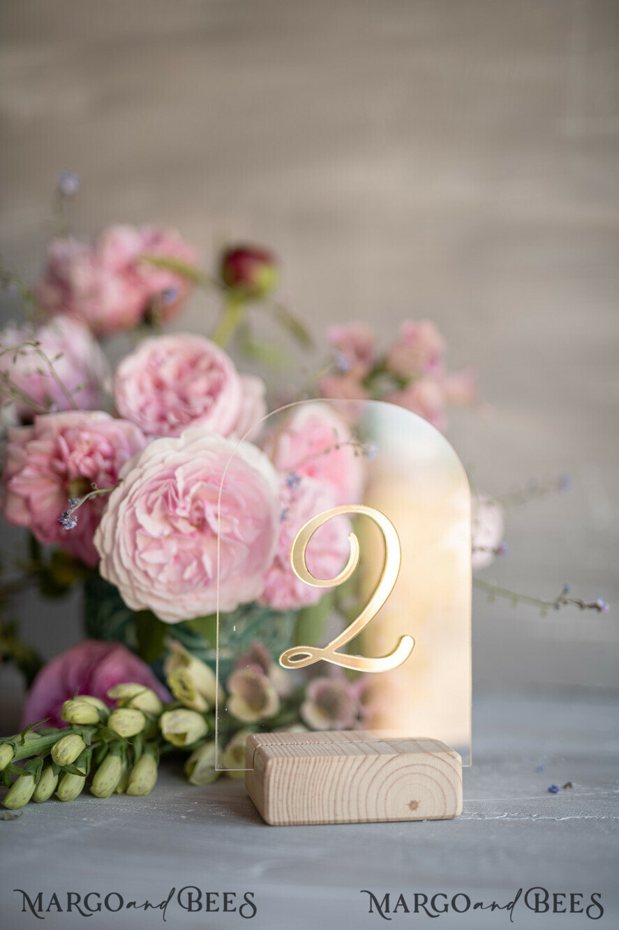 TABLE DECOR SIGNS Acrylic table decor Numbers Acrylic Arch Table Numbers, Clear Acrylic and gold Sign, Transparent Plexi Table Numbers, Luxury Wedding Table Decor, Wedding Signage Gold mirror table numbers