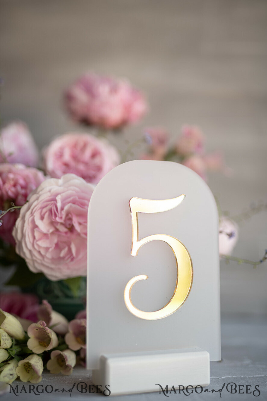 TABLE DECOR SIGNS Acrylic table decor Numbers Acrylic Arch Frozen Table Numbers, Arch Acrylic and gold Sign, Gold Plexi Table Numbers, Luxury Wedding Table Decor, Wedding Signage Golden mirror table numbers