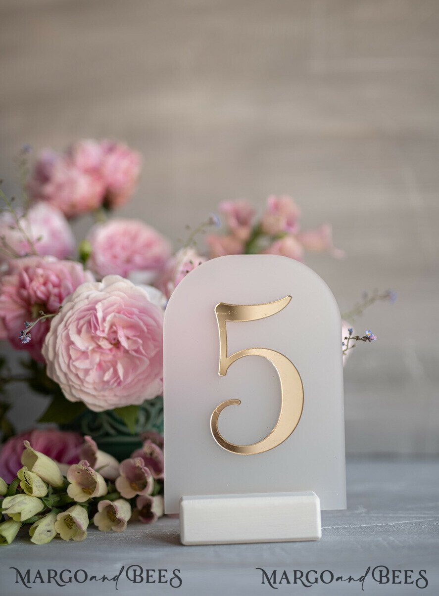 TABLE DECOR SIGNS Acrylic table decor Numbers Acrylic Arch Frozen Table Numbers, Arch Acrylic and gold Sign, Gold Plexi Table Numbers, Luxury Wedding Table Decor, Wedding Signage Golden mirror table numbers