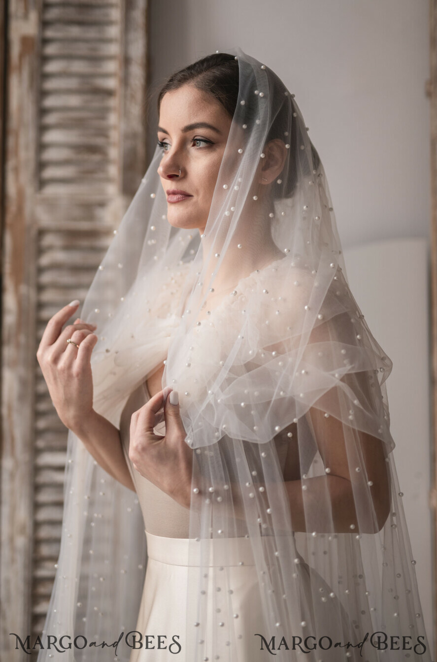 BRAUT Bolero, Kleider, Strumpfband HOCHZEITSBOLERO & SCHULTERDECKEN Bolero oder Jacke für die Braut, eleganter Hochzeitsbolero, Tüllüberwurf mit Perlen, Hochzeitsponcho
