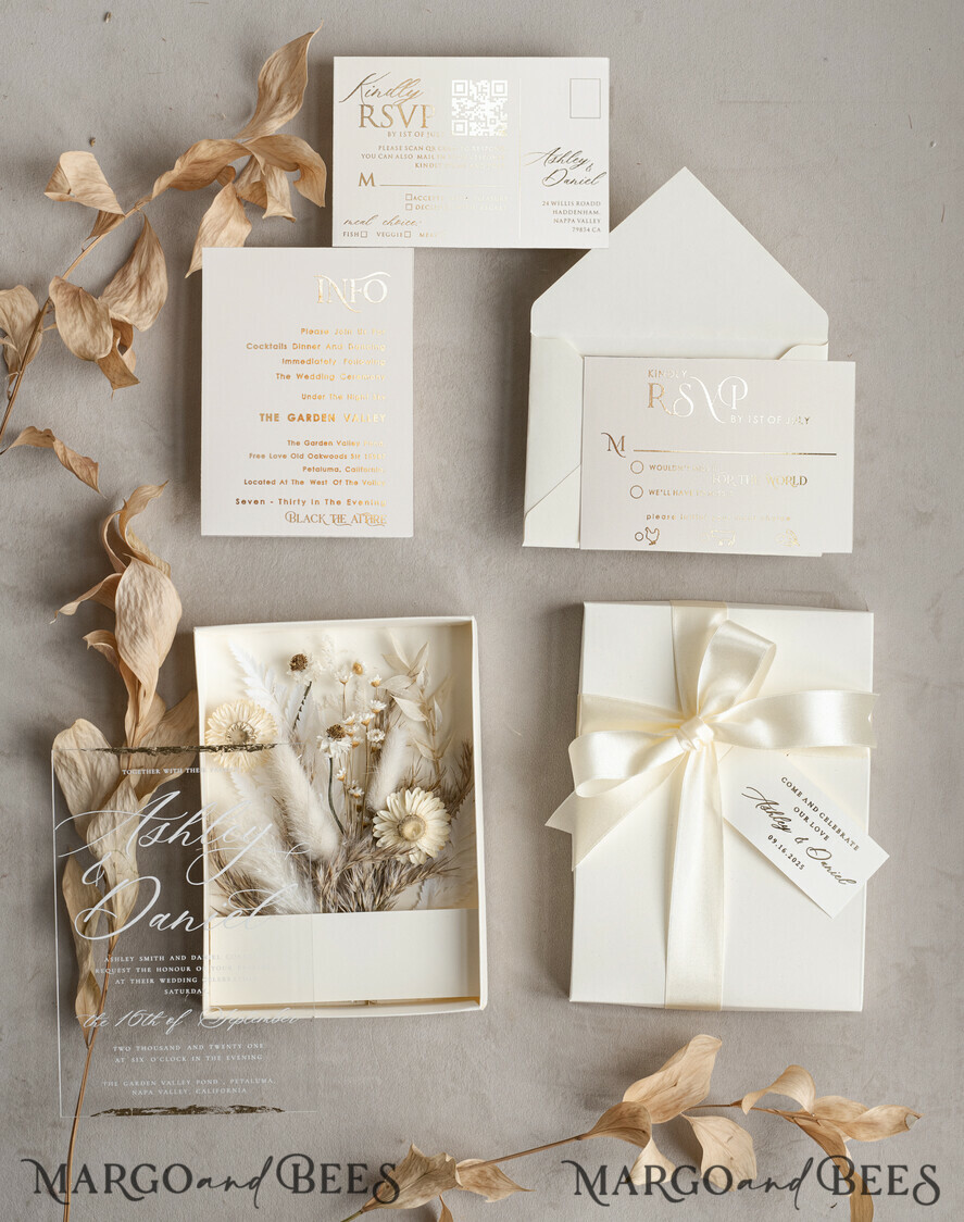 WEDDING INVITATIONS Invitations for VIP/ boxed Invites for Parents Natural Dried Flowers Wedding Invitations in velvet box, Plexi Glamour Boxed Wedding Invitation Suite Luxury, Romantic Velvet Wedding Cards, Bespoke Golden Invites