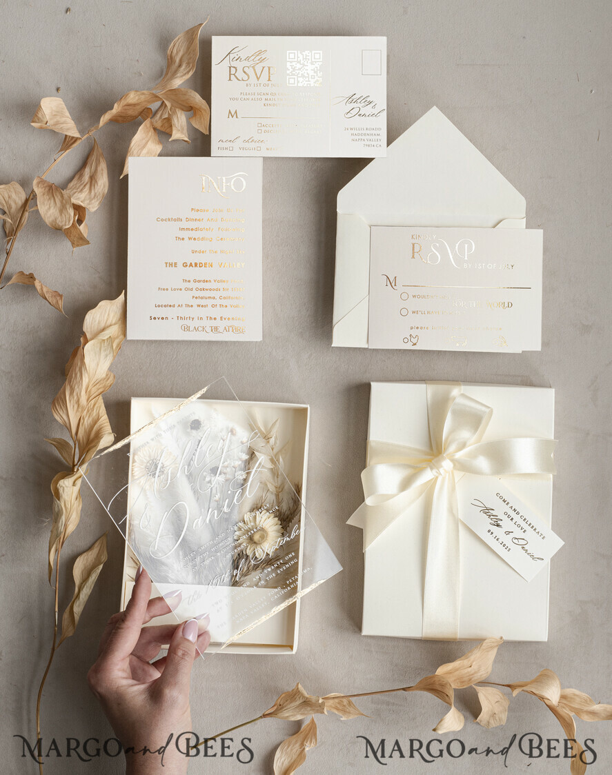 WEDDING INVITATIONS Invitations for VIP/ boxed Invites for Parents Natural Dried Flowers Wedding Invitations in velvet box, Plexi Glamour Boxed Wedding Invitation Suite Luxury, Romantic Velvet Wedding Cards, Bespoke Golden Invites