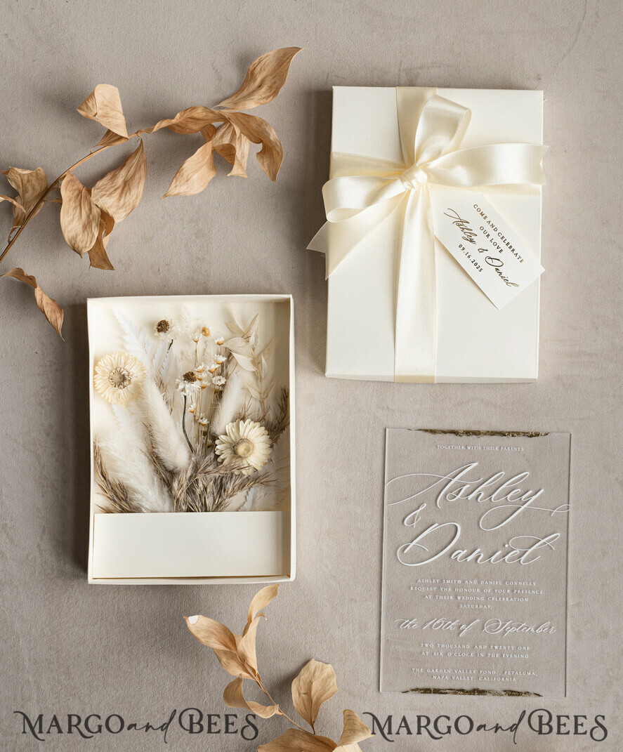 WEDDING INVITATIONS Invitations for VIP/ boxed Invites for Parents Natural Dried Flowers Wedding Invitations in velvet box, Plexi Glamour Boxed Wedding Invitation Suite Luxury, Romantic Velvet Wedding Cards, Bespoke Golden Invites