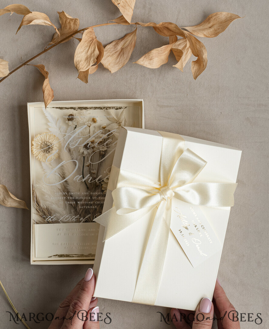 WEDDING INVITATIONS Invitations for VIP/ boxed Invites for Parents Natural Dried Flowers Wedding Invitations in velvet box, Plexi Glamour Boxed Wedding Invitation Suite Luxury, Romantic Velvet Wedding Cards, Bespoke Golden Invites
