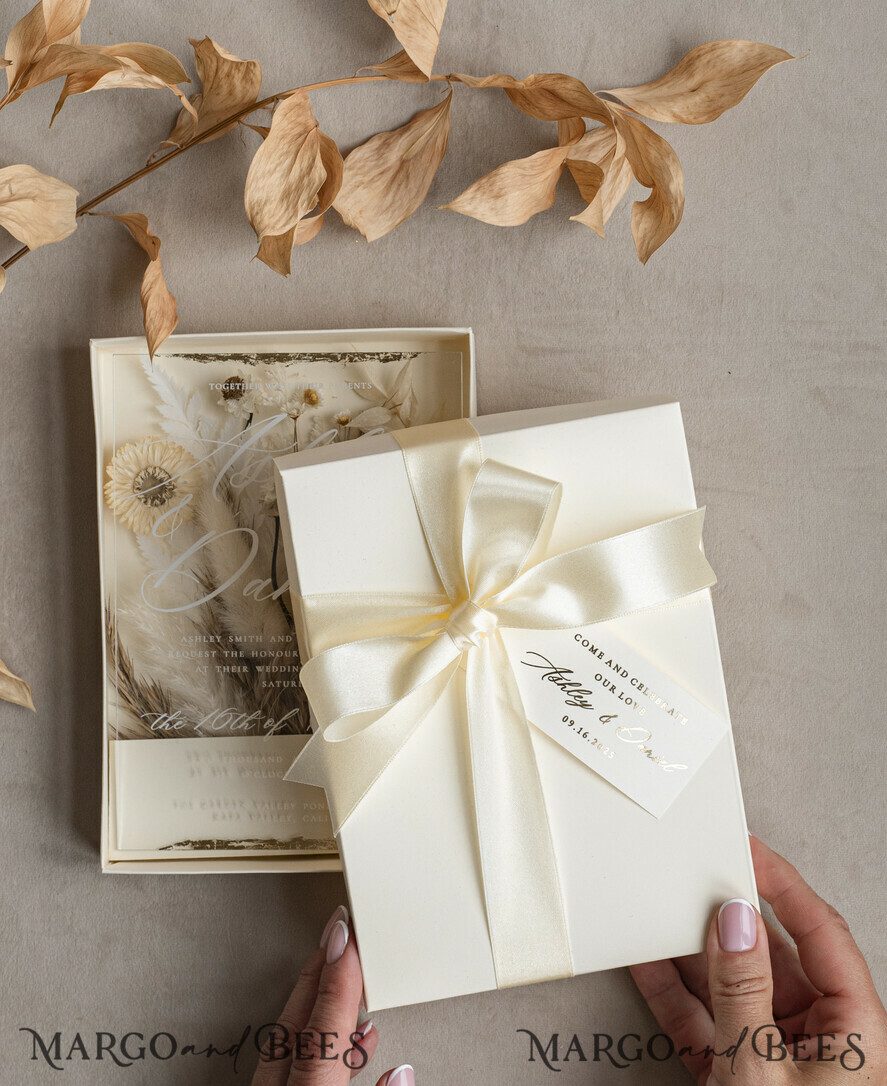 WEDDING INVITATIONS Invitations for VIP/ boxed Invites for Parents Natural Dried Flowers Wedding Invitations in velvet box, Plexi Glamour Boxed Wedding Invitation Suite Luxury, Romantic Velvet Wedding Cards, Bespoke Golden Invites