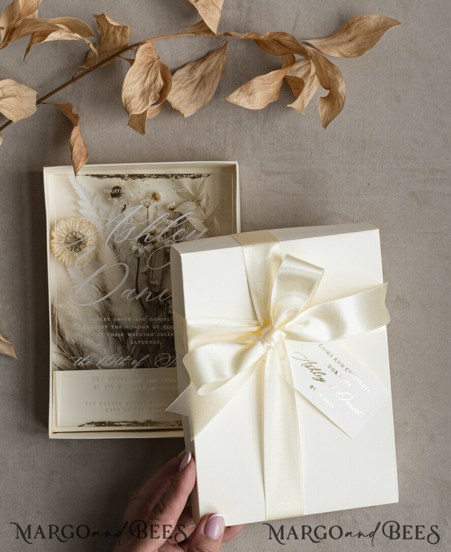 WEDDING INVITATIONS Invitations for VIP/ boxed Invites for Parents Natural Dried Flowers Wedding Invitations in velvet box, Plexi Glamour Boxed Wedding Invitation Suite Luxury, Romantic Velvet Wedding Cards, Bespoke Golden Invites