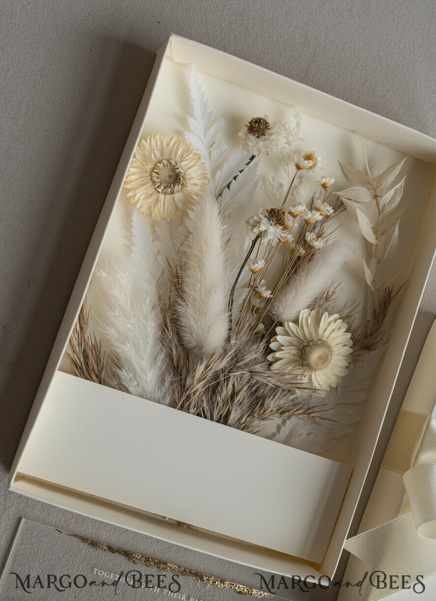 WEDDING INVITATIONS Invitations for VIP/ boxed Invites for Parents Natural Dried Flowers Wedding Invitations in velvet box, Plexi Glamour Boxed Wedding Invitation Suite Luxury, Romantic Velvet Wedding Cards, Bespoke Golden Invites