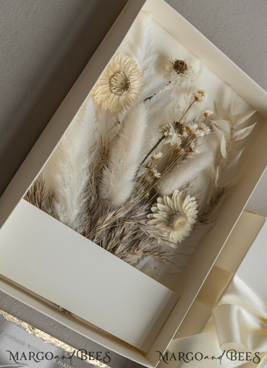 WEDDING INVITATIONS Invitations for VIP/ boxed Invites for Parents Natural Dried Flowers Wedding Invitations in velvet box, Plexi Glamour Boxed Wedding Invitation Suite Luxury, Romantic Velvet Wedding Cards, Bespoke Golden Invites