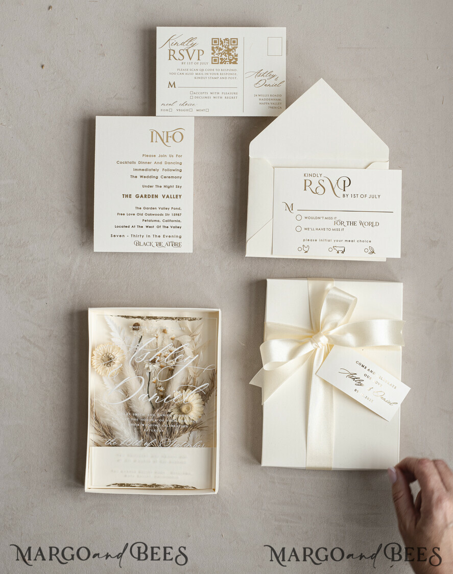 WEDDING INVITATIONS Invitations for VIP/ boxed Invites for Parents Natural Dried Flowers Wedding Invitations in velvet box, Plexi Glamour Boxed Wedding Invitation Suite Luxury, Romantic Velvet Wedding Cards, Bespoke Golden Invites
