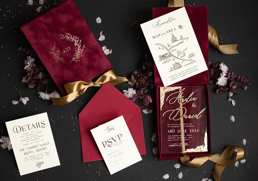 WEDDING INVITATIONS Invitations for VIP/ boxed Invites for Parents Burgundy Boxed Wedding Invitation set ,3D Golden Plexi Wedding Invitation Suite Luxury Box, Elegant Boho Velvet Wedding Cards, Bespoke Golden Invites