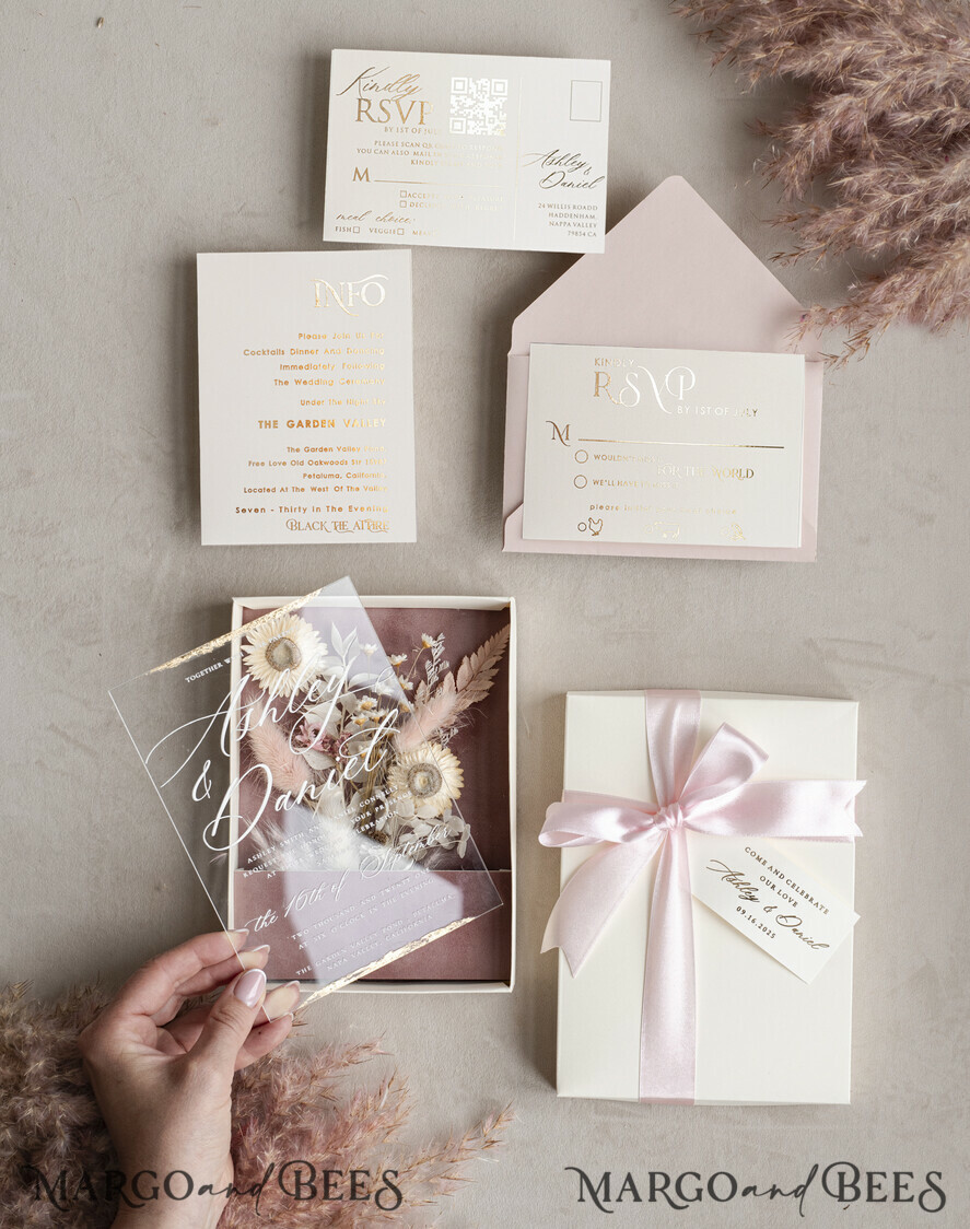 HOCHZEITS EINLADUNGEN Einladungen für VIP/ Boxeinladungen für Eltern Natürliche getrocknete Blumen Hochzeitskarten in Samtbox, Plexi Glamour Box Hochzeits-Einladungssuite Luxus, romantische Samt-Hochzeitseinladungen, maßgeschneiderte goldene Einladungen.