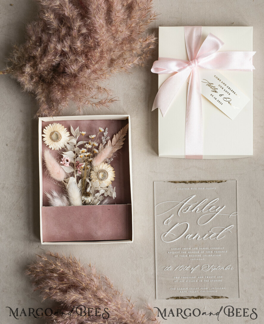 HOCHZEITS EINLADUNGEN Einladungen für VIP/ Boxeinladungen für Eltern Natürliche getrocknete Blumen Hochzeitskarten in Samtbox, Plexi Glamour Box Hochzeits-Einladungssuite Luxus, romantische Samt-Hochzeitseinladungen, maßgeschneiderte goldene Einladungen.