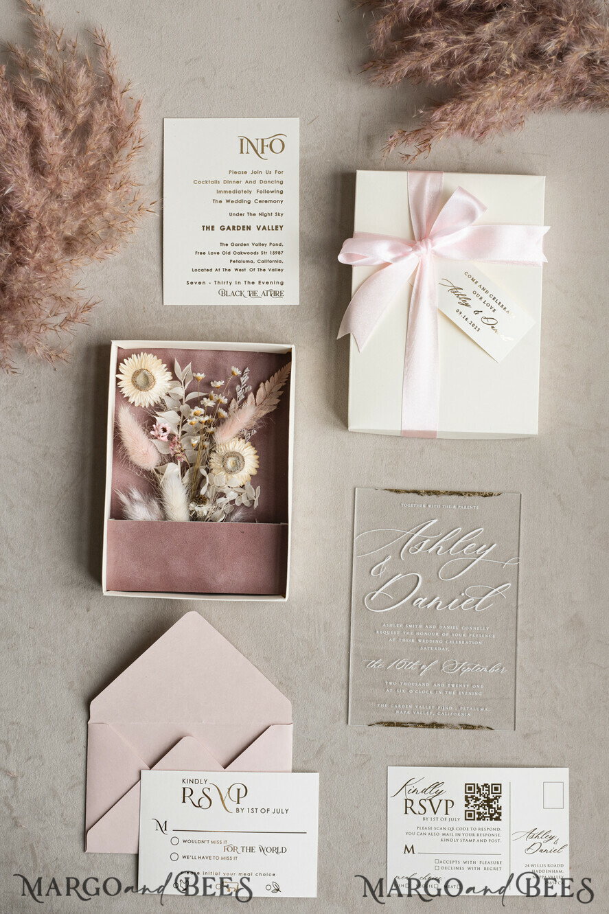 HOCHZEITS EINLADUNGEN Einladungen für VIP/ Boxeinladungen für Eltern Natürliche getrocknete Blumen Hochzeitskarten in Samtbox, Plexi Glamour Box Hochzeits-Einladungssuite Luxus, romantische Samt-Hochzeitseinladungen, maßgeschneiderte goldene Einladungen.