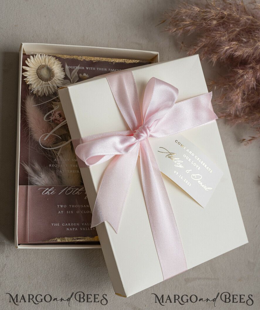 HOCHZEITS EINLADUNGEN Einladungen für VIP/ Boxeinladungen für Eltern Natürliche getrocknete Blumen Hochzeitskarten in Samtbox, Plexi Glamour Box Hochzeits-Einladungssuite Luxus, romantische Samt-Hochzeitseinladungen, maßgeschneiderte goldene Einladungen.