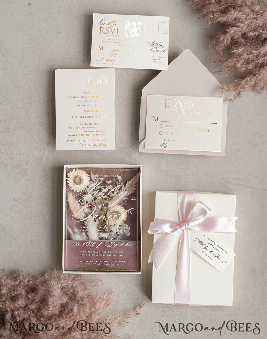 HOCHZEITS EINLADUNGEN Einladungen für VIP/ Boxeinladungen für Eltern Natürliche getrocknete Blumen Hochzeitskarten in Samtbox, Plexi Glamour Box Hochzeits-Einladungssuite Luxus, romantische Samt-Hochzeitseinladungen, maßgeschneiderte goldene Einladungen.