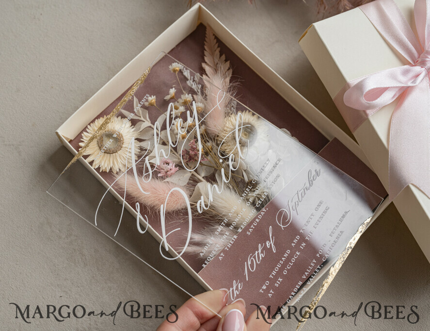 HOCHZEITS EINLADUNGEN Einladungen für VIP/ Boxeinladungen für Eltern Natürliche getrocknete Blumen Hochzeitskarten in Samtbox, Plexi Glamour Box Hochzeits-Einladungssuite Luxus, romantische Samt-Hochzeitseinladungen, maßgeschneiderte goldene Einladungen.