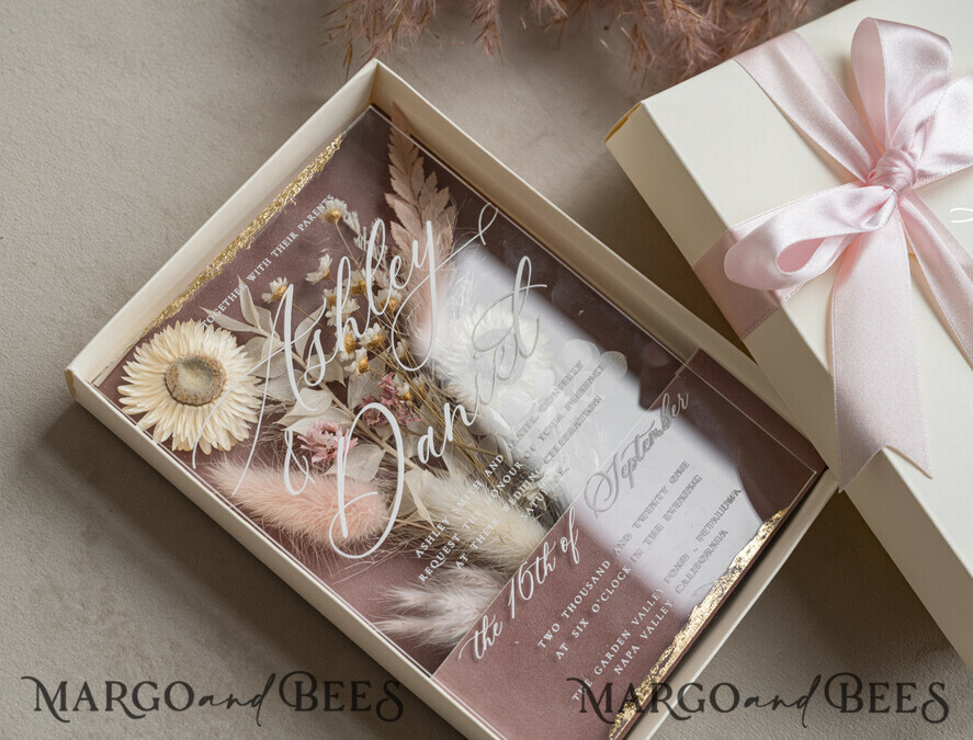 HOCHZEITS EINLADUNGEN Einladungen für VIP/ Boxeinladungen für Eltern Natürliche getrocknete Blumen Hochzeitskarten in Samtbox, Plexi Glamour Box Hochzeits-Einladungssuite Luxus, romantische Samt-Hochzeitseinladungen, maßgeschneiderte goldene Einladungen.