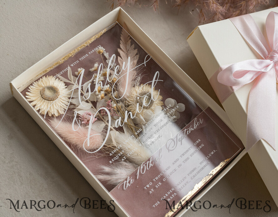 HOCHZEITS EINLADUNGEN Einladungen für VIP/ Boxeinladungen für Eltern Natürliche getrocknete Blumen Hochzeitskarten in Samtbox, Plexi Glamour Box Hochzeits-Einladungssuite Luxus, romantische Samt-Hochzeitseinladungen, maßgeschneiderte goldene Einladungen.