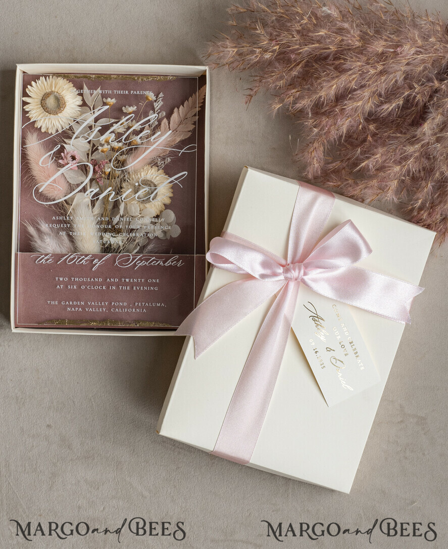 HOCHZEITS EINLADUNGEN Einladungen für VIP/ Boxeinladungen für Eltern Natürliche getrocknete Blumen Hochzeitskarten in Samtbox, Plexi Glamour Box Hochzeits-Einladungssuite Luxus, romantische Samt-Hochzeitseinladungen, maßgeschneiderte goldene Einladungen.