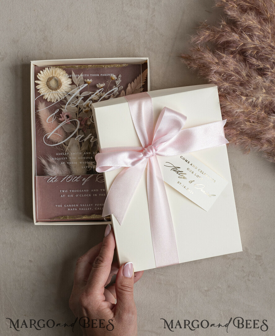 HOCHZEITS EINLADUNGEN Einladungen für VIP/ Boxeinladungen für Eltern Natürliche getrocknete Blumen Hochzeitskarten in Samtbox, Plexi Glamour Box Hochzeits-Einladungssuite Luxus, romantische Samt-Hochzeitseinladungen, maßgeschneiderte goldene Einladungen.