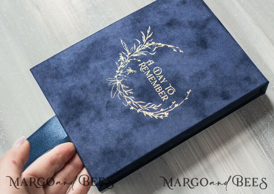 WEDDING INVITATIONS Invitations for VIP/ boxed Invites for Parents Vip Navy Blue Gold Foil Wedding Invitations in velvet box, Plexi Glamour Wedding Invitation Suite Luxury Box, Romantic Velvet Wedding Cards, Bespoke Golden Invites